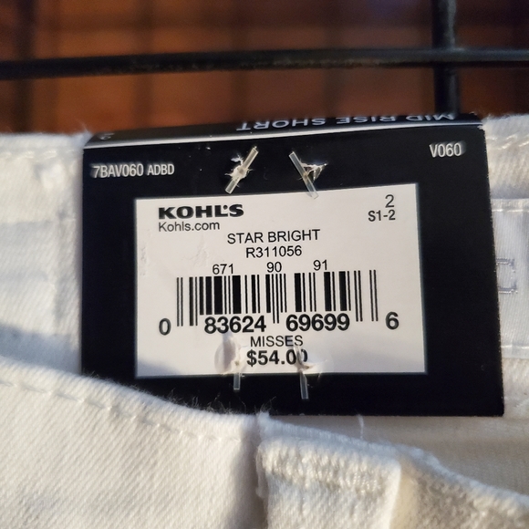 Shorts - Picture 2 of 3